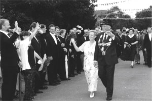 Das Kaiserpaar Josef und Maria Sunder begrüßen ihre Gäste